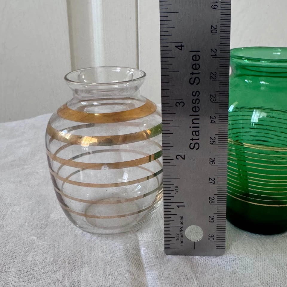 Cute set of two small gold leafed bud vases. - photo 5
