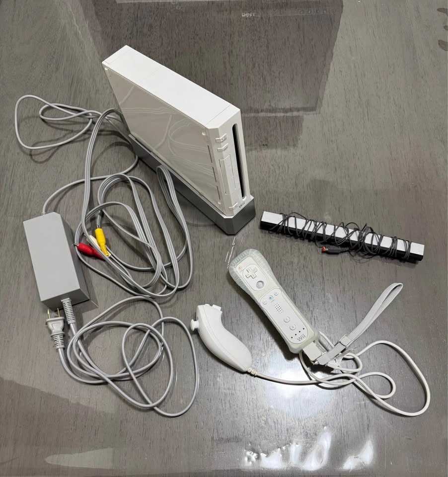 Nintendo Wii - photo 2