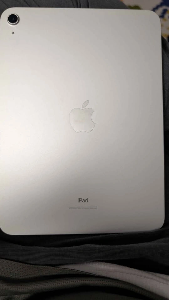 Apple iPad 10th Gen 256GB - Used Like New - photo 3