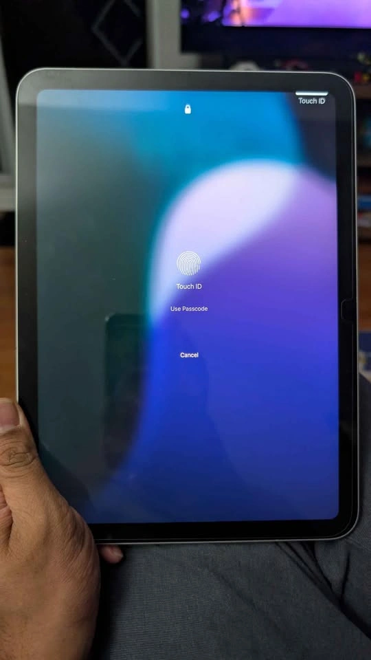 Apple iPad 10th Gen 256GB - Used Like New - photo 4