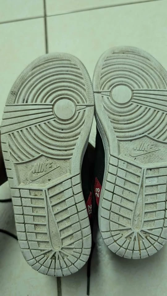 Nike Boys Jordan's 4Y Black Shoes - photo 3
