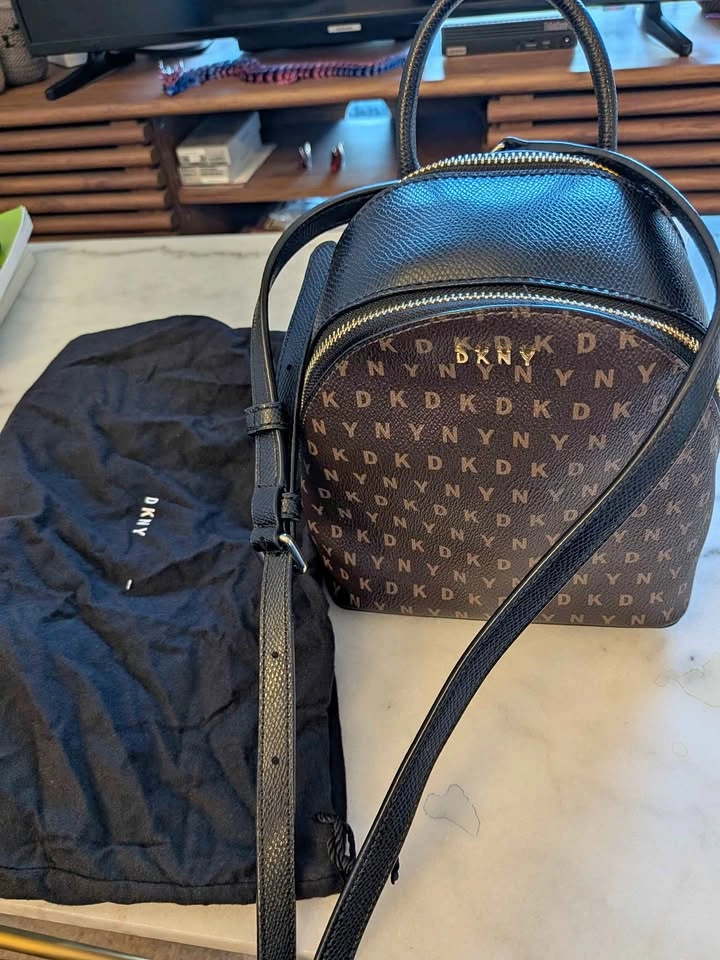 DKNY CROSSBODY & SHOULDER BAG