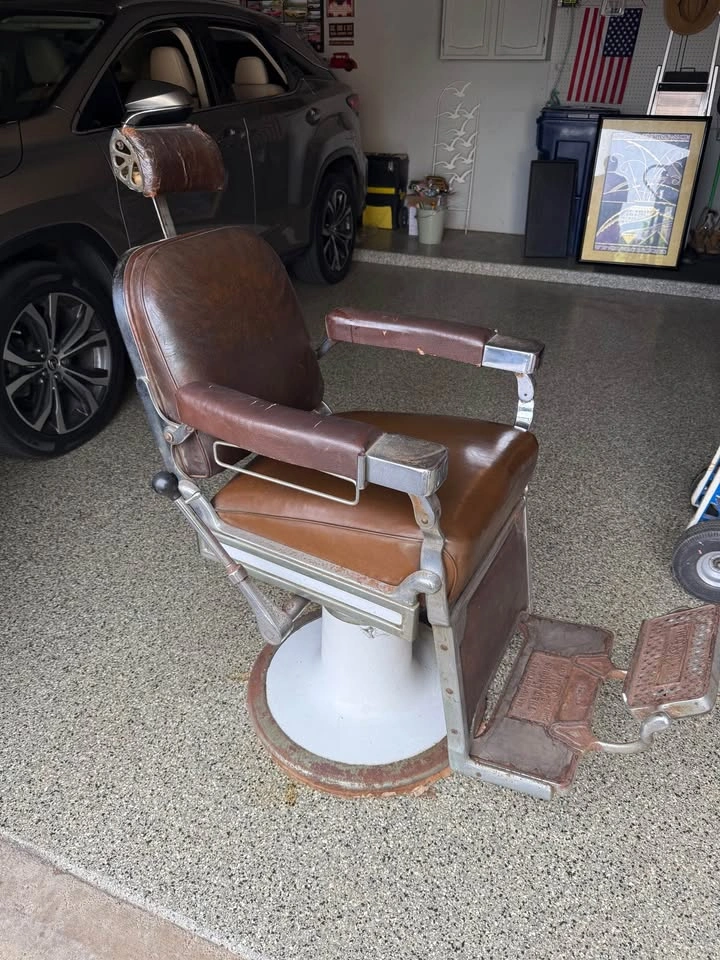 Vintage Theo A Koch barber chair seat with head backrest - photo 2
