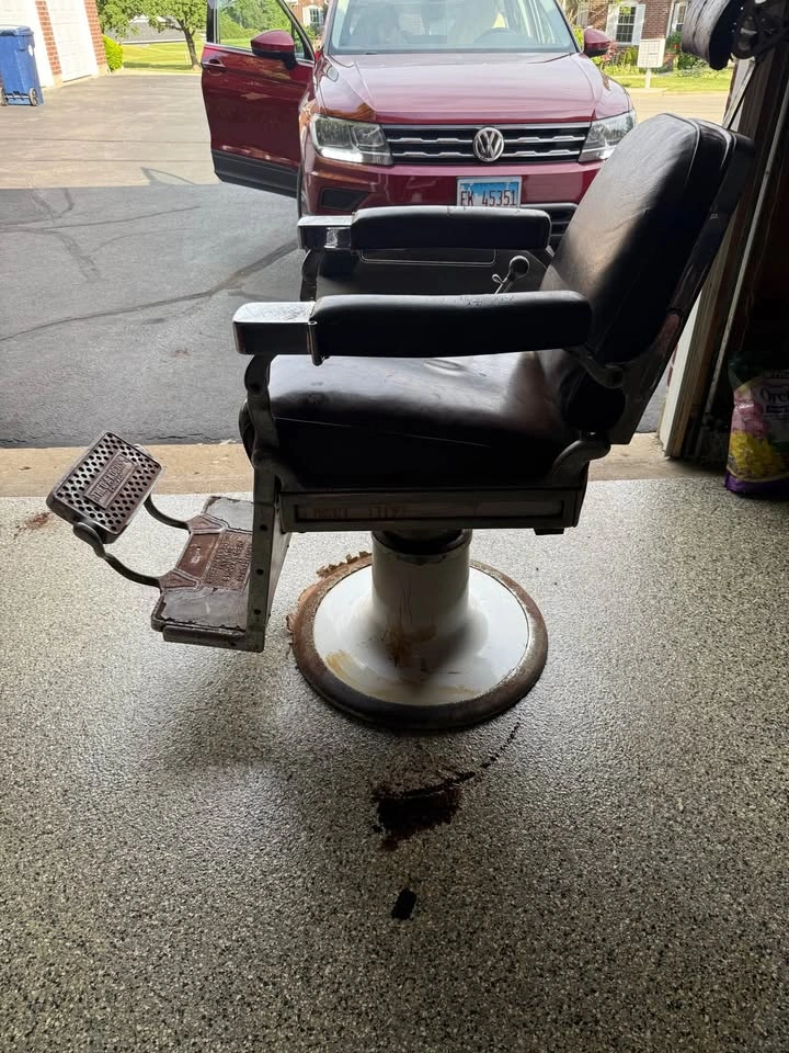 Vintage Theo A Koch barber chair seat with head backrest - photo 3