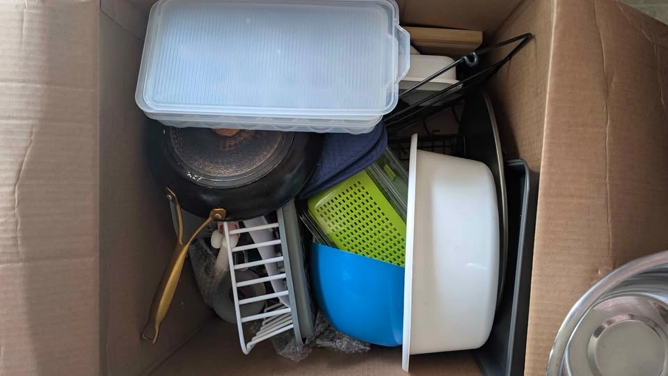Boxes of kitchen items and tools - photo 2