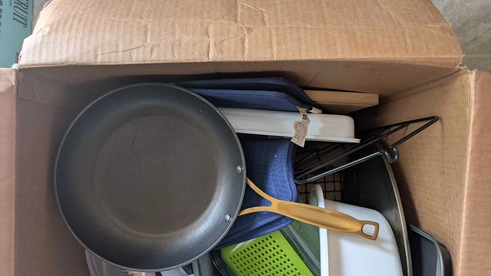 Boxes of kitchen items and tools - photo 3