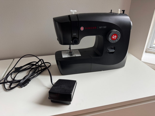 Singer M1150 Sewing Machine - photo 2