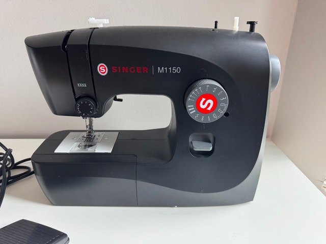 Singer M1150 Sewing Machine - photo 3