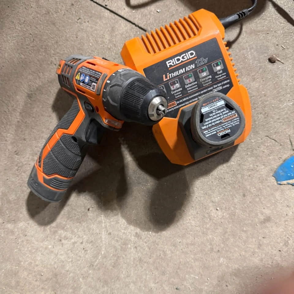 RIDGID Lithium ION 12V Drill and Charger - photo 2