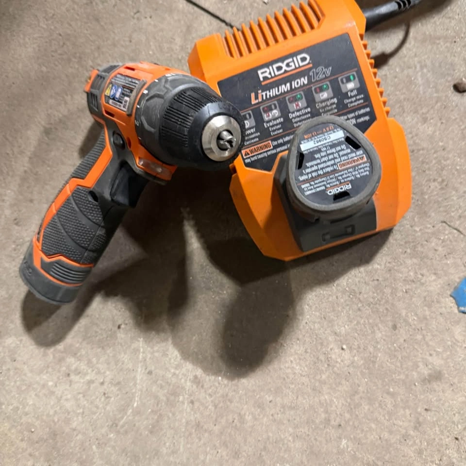 RIDGID Lithium ION 12V Drill and Charger - photo 3