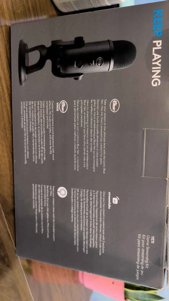 Logitech G Blue Yeti Game Streaming Kit w/ Mic & Pop Filter - photo 3
