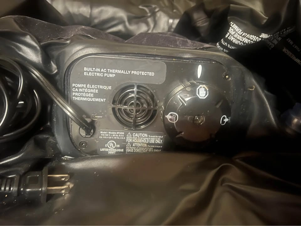 Air mattress with BUILT-IN ELECTRIC PUMP - photo 3