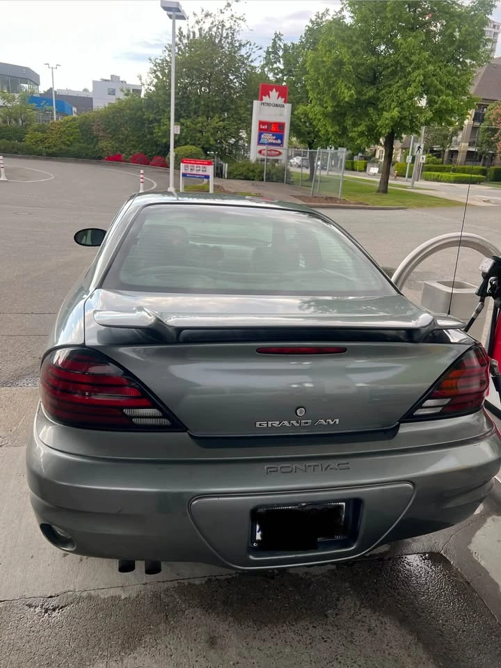 2004 Pontiac Grand Am - photo 2