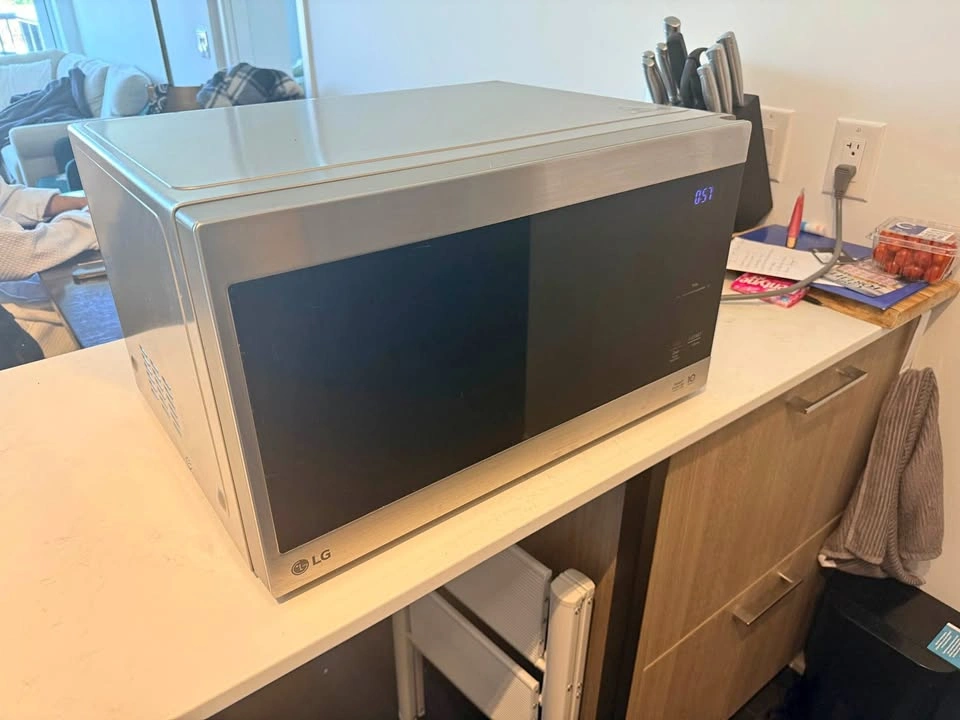 1.5 cu. ft. NeoChef™ Countertop Microwave