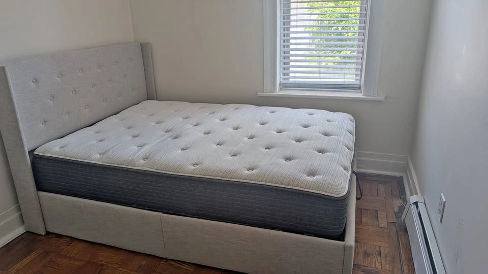 Full Platform Bed w/ Hydraulic Storage + Mattress - Brooklyn