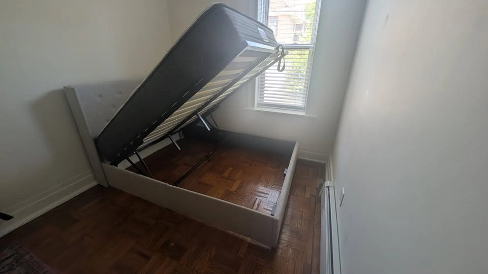 Full Platform Bed w/ Hydraulic Storage + Mattress - Brooklyn - photo 5