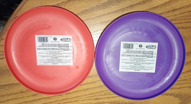 2 Frisbee Discs