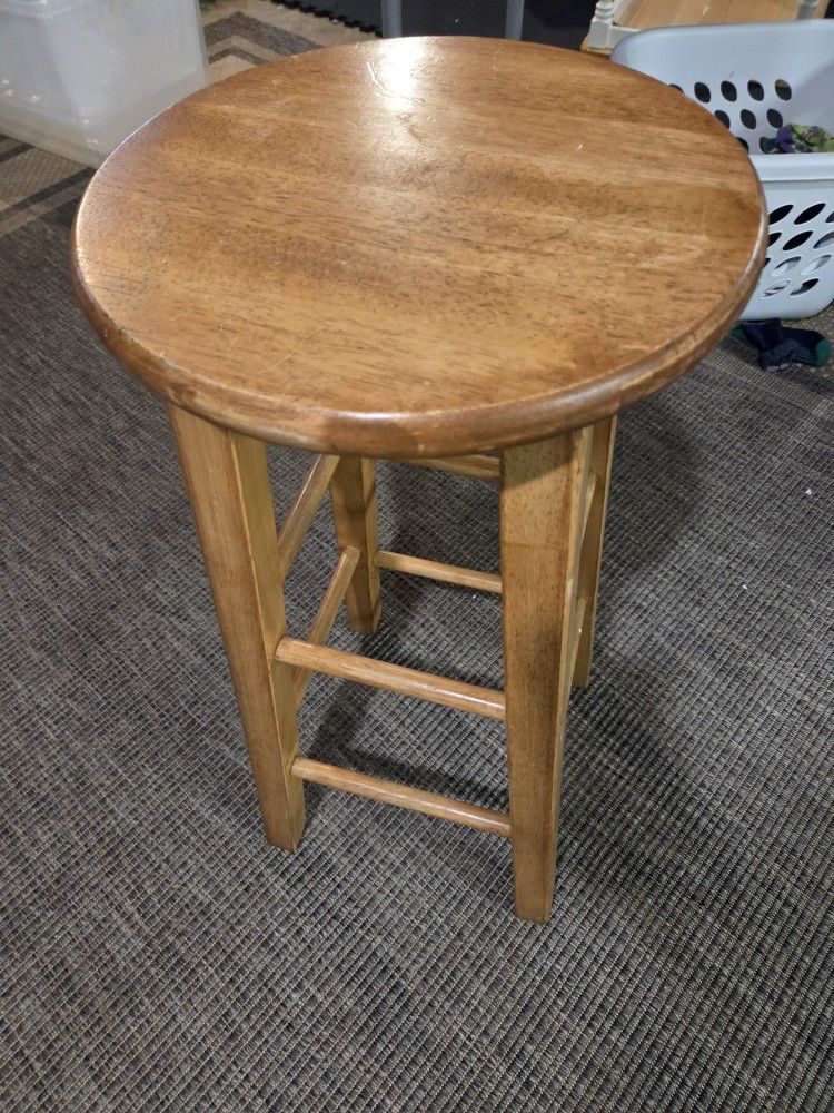 Wooden Barstool for Photography - photo 2