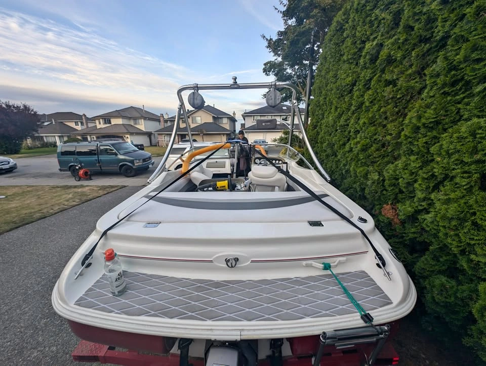 2000 Glastron sx175