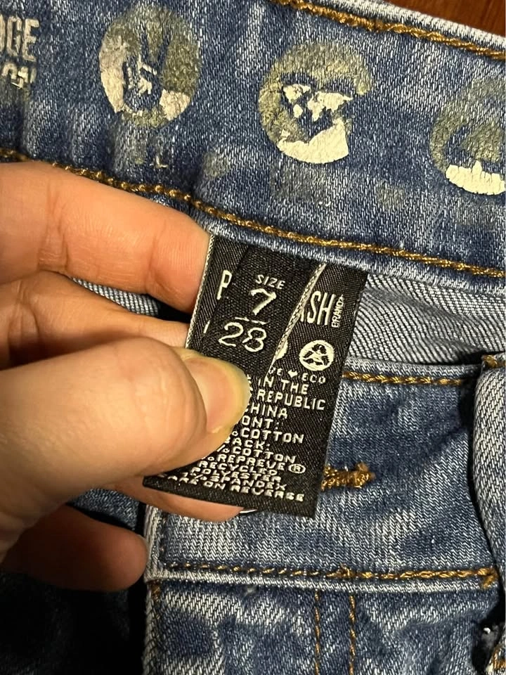 Mid-high rise jean shorts - photo 5
