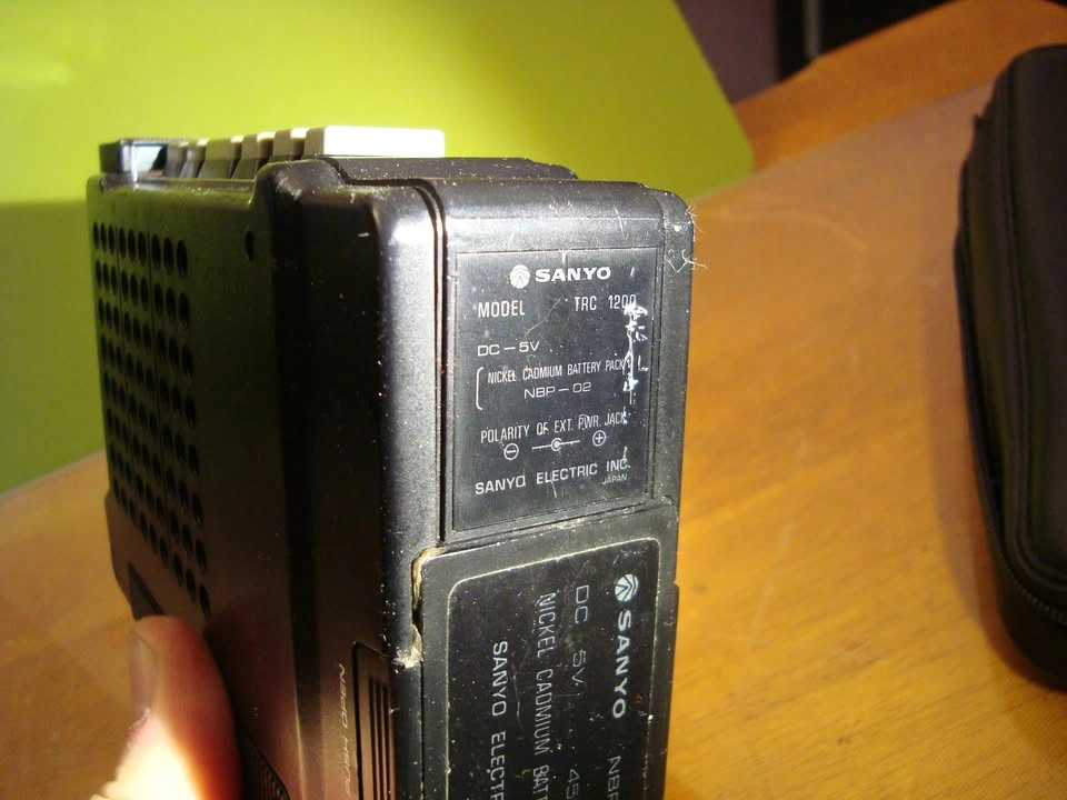 Vintage Sanyo TRC-1200 Portable Cassette Recorder - photo 4