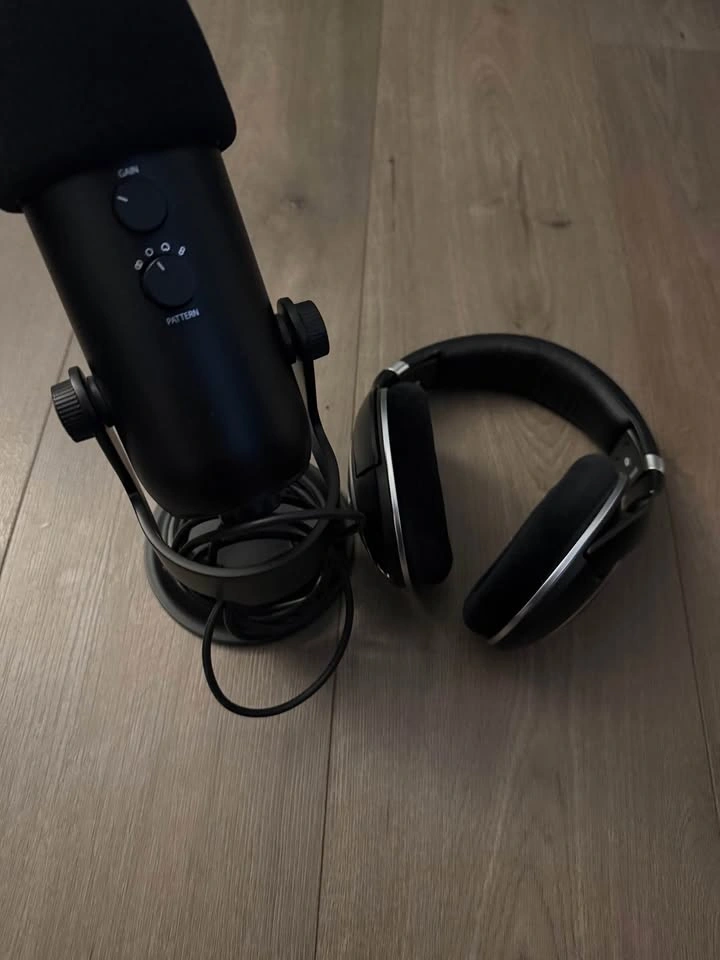 Blue Yeti Mic & Sennheiser HD 599SE Headphones - photo 5