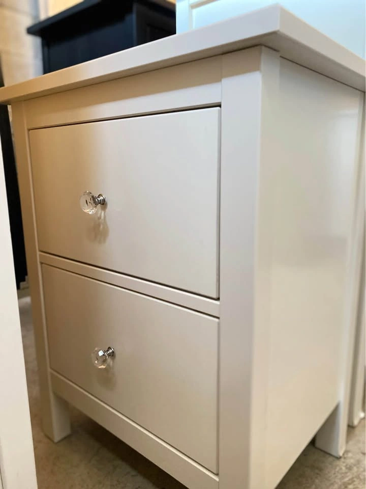 IKEA HEMNES Nightstand (Solid Wood, Excellent Condition) - photo 2
