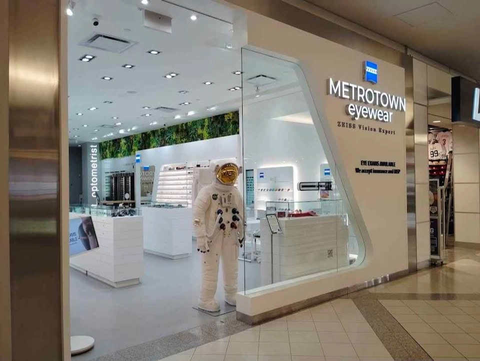 Metrotown Eyeware $100 Gift Card - photo 4