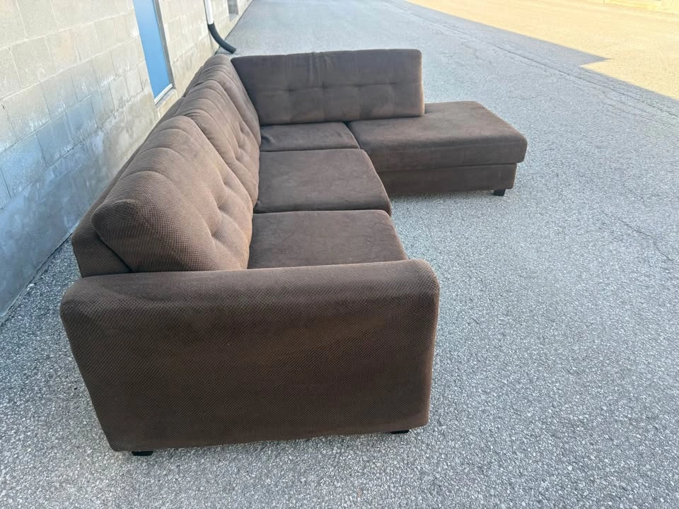 Brown Sectional Sofa with Chaise - Free Delivery - photo 4