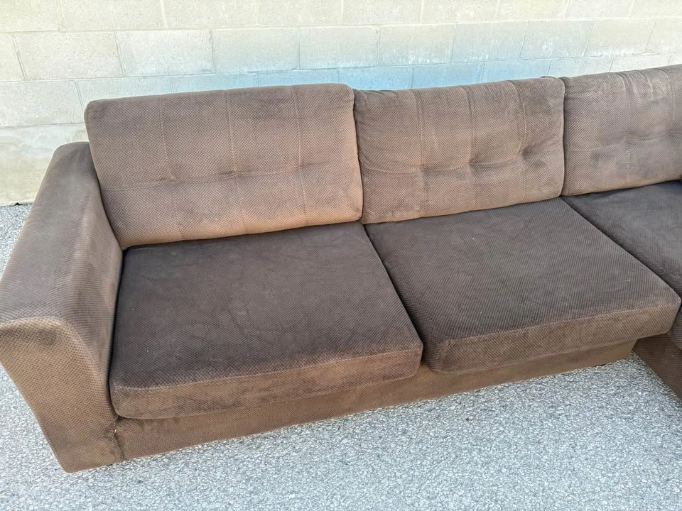 Brown Sectional Sofa with Chaise - Free Delivery - photo 5