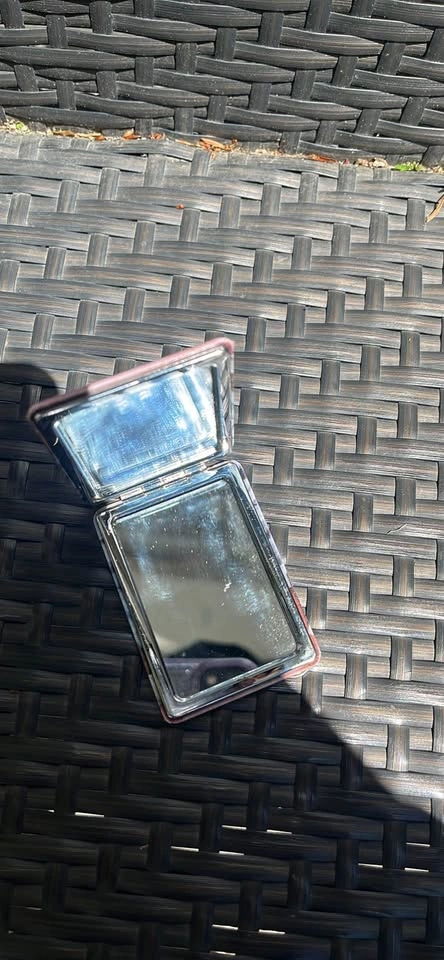 Frida Kayla Pocket Mirror Compact - photo 2