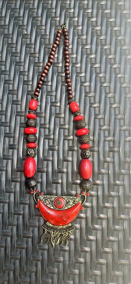 Vintage Wood, Resin and Metal Necklace