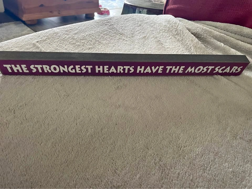 homedeco "Strongest Hearts" Decorative Wooden Sign