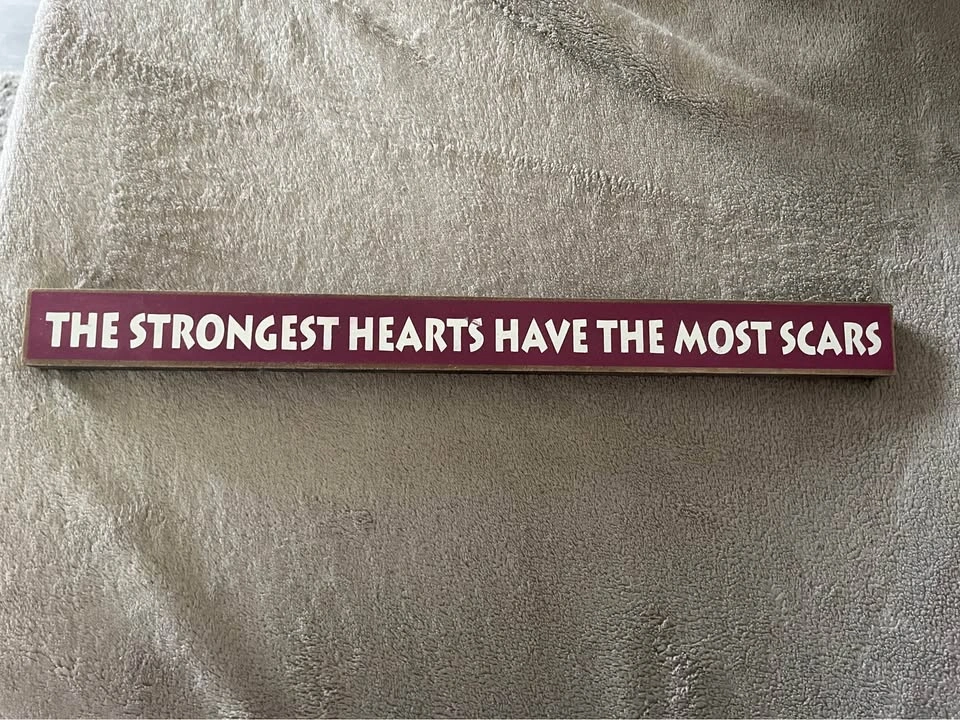 homedeco "Strongest Hearts" Decorative Wooden Sign - photo 2