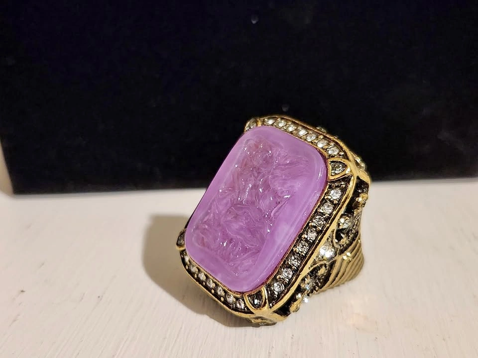 Heidi Daus Damoiselle Ring Size 6.5 Purple Intaglio Crystal