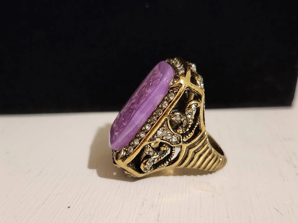Heidi Daus Damoiselle Ring Size 6.5 Purple Intaglio Crystal - photo 3