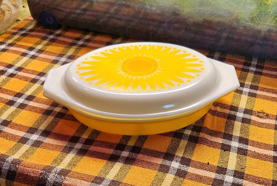 Vintage Pyrex Golden Sunflower Casserole Dish