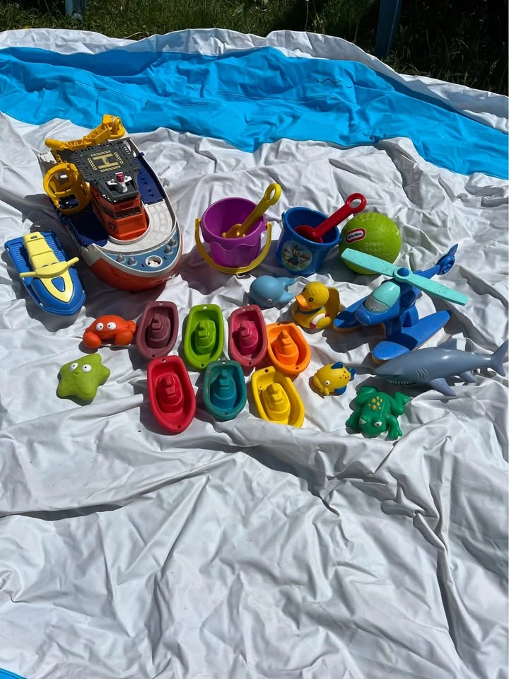 Inflatable Pool 🌊🐠🚤 - photo 3