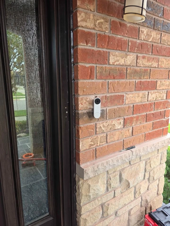 Professional Doorbell Installation - photo 4