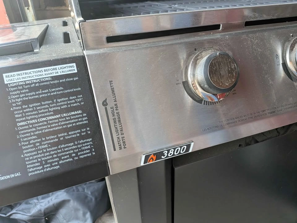 BRAND NEW Centro 3500 Gas BBQ - photo 2