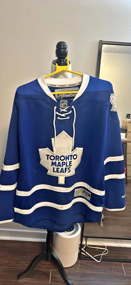 Reebok Toronto Maple Leafs Jersey Size M