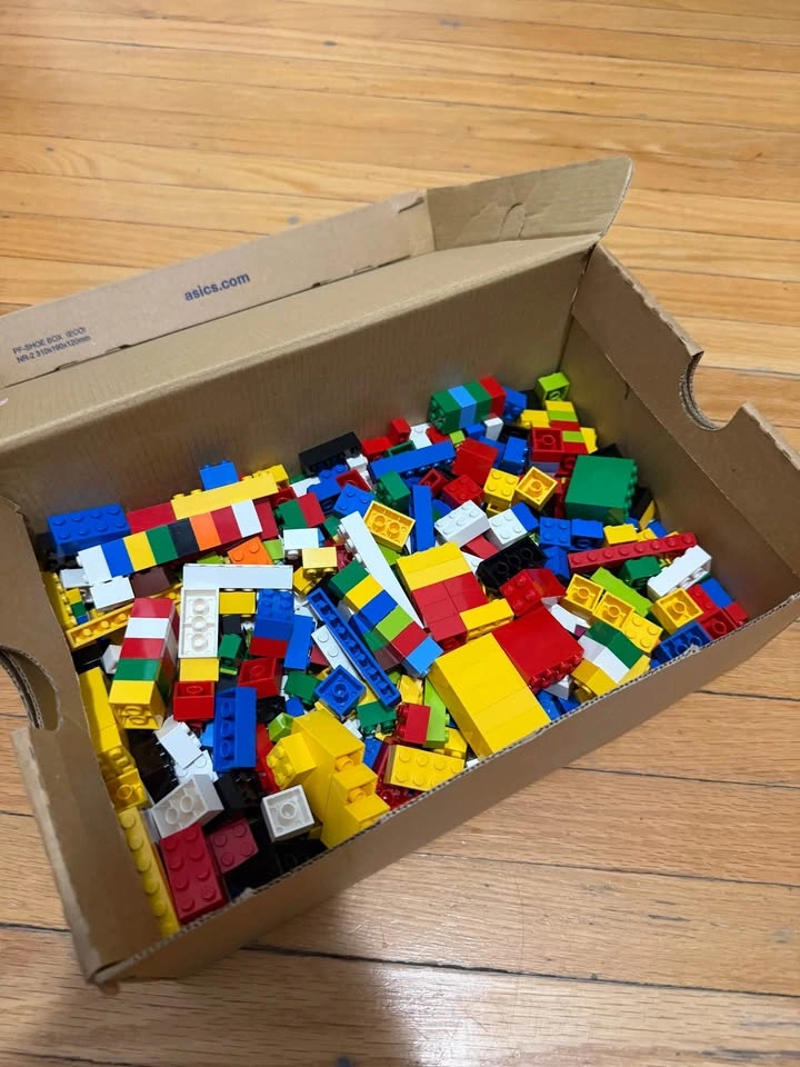 Lego Bulk 30Lbs - photo 3