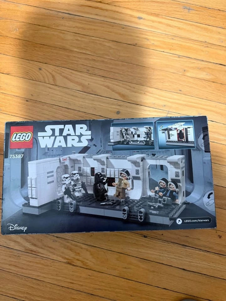 Lego Star Wars 75387: Boarding the Tantive IV - photo 2