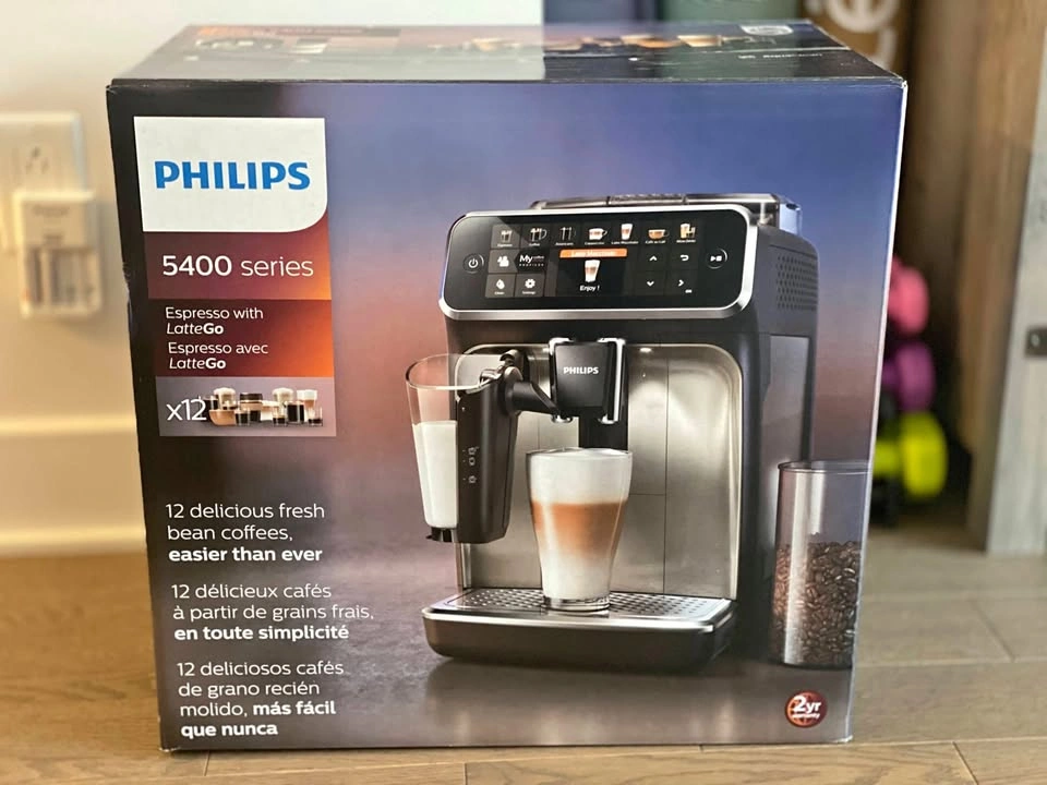 Philips 5400 Series w/ LatteGo Espresso Machine
