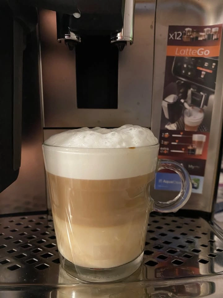 Philips 5400 Series w/ LatteGo Espresso Machine - photo 4