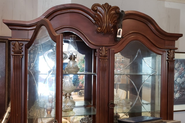 2-Piece Ornate China Cabinet / Buffet Hutch with Lighted Display - photo 2