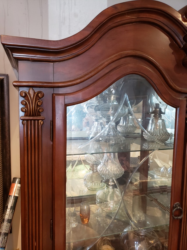 2-Piece Ornate China Cabinet / Buffet Hutch with Lighted Display - photo 5