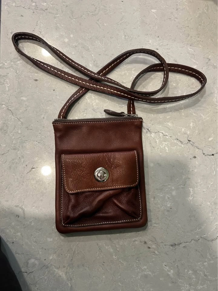Roots Genuine Leather Crossbody Bag - photo 2