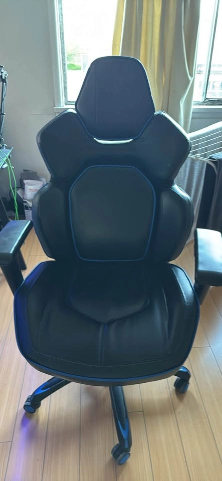 Amazon basics Table + Gaming Chair - NEEDS GONE ASAP! - photo 2
