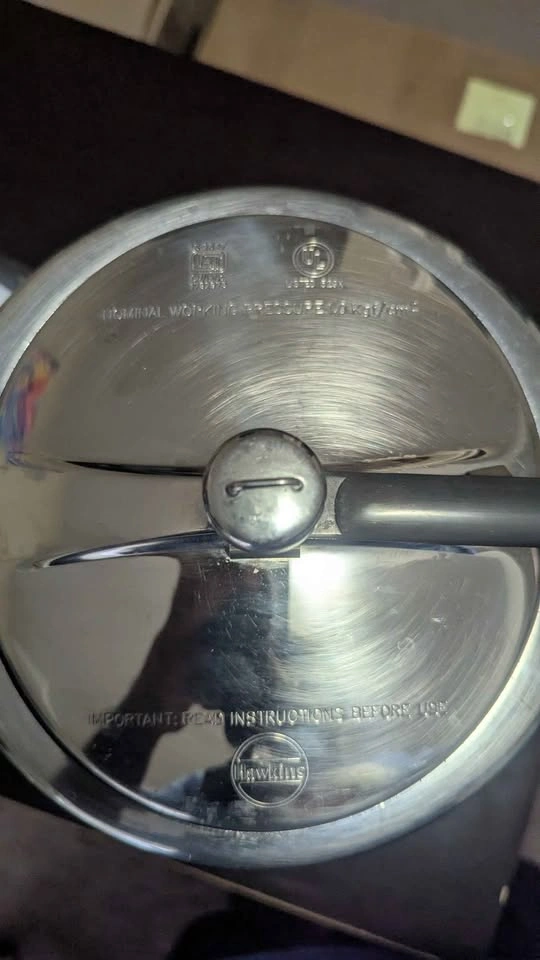 Hawkins Stainless Steel Pressure Cooker 6 Litre - photo 3